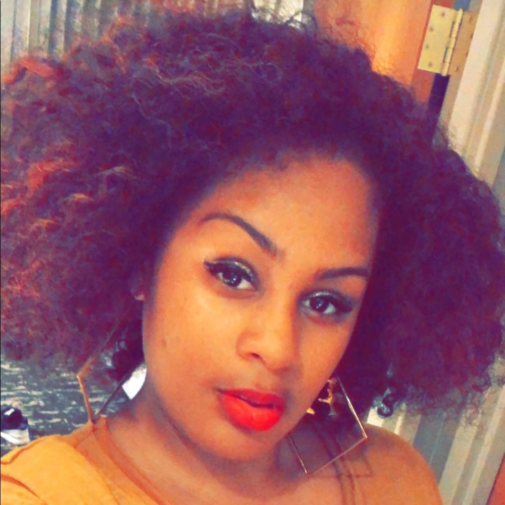 Meet your Posher, Ashley